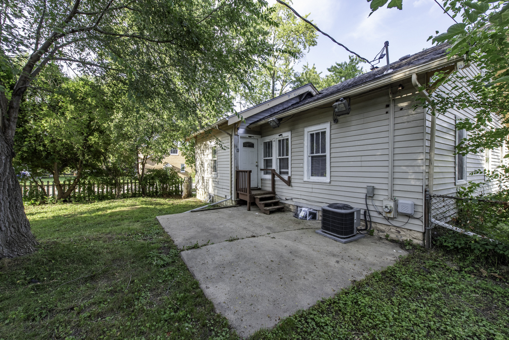 964 N Lewis Avenue Property Photo 32