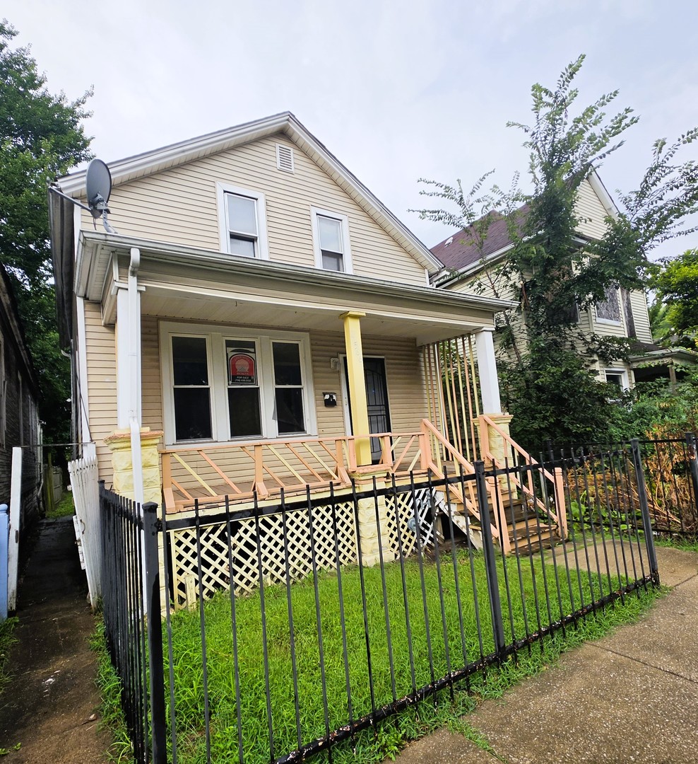 11566 S Lafayette Avenue Property Photo 2