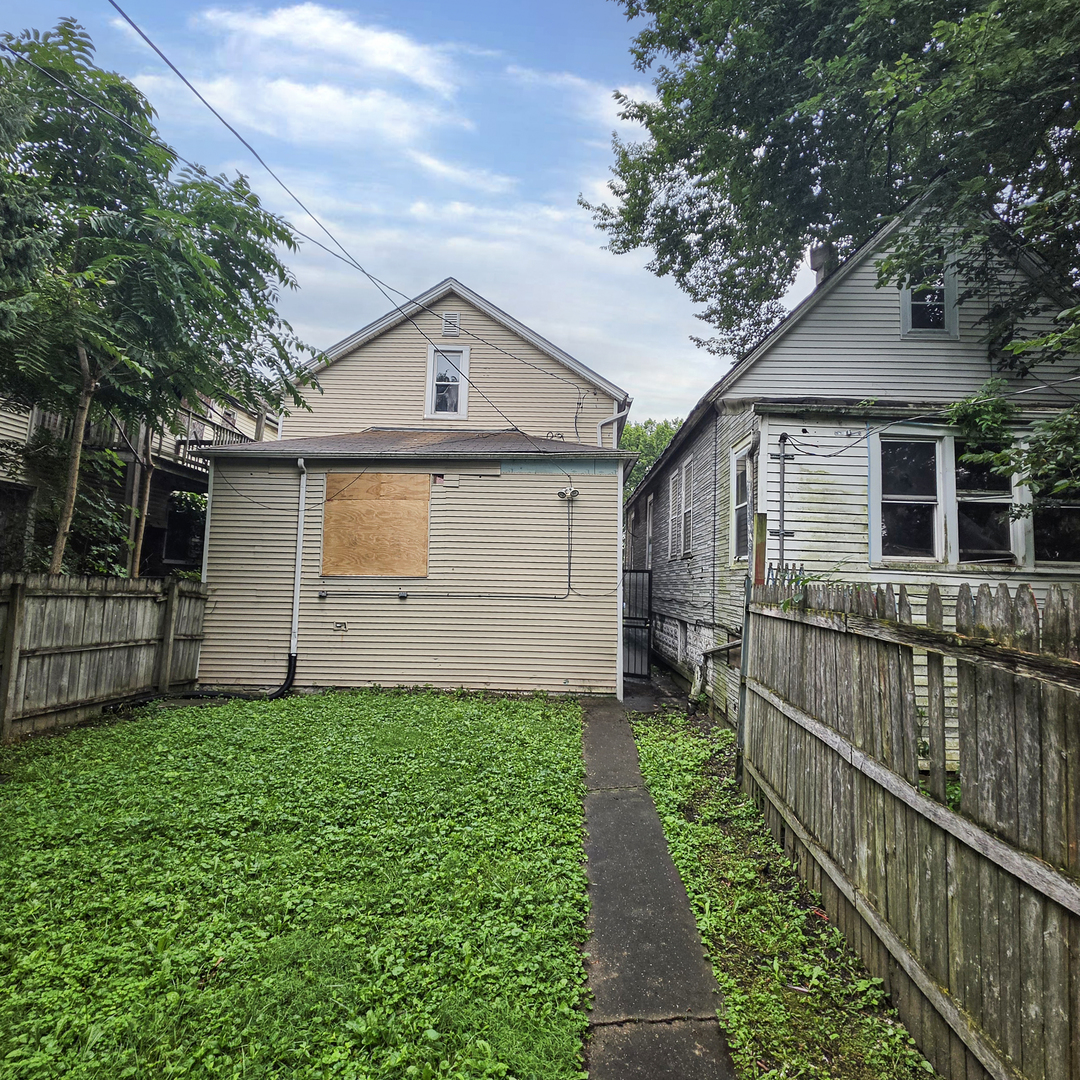 11566 S Lafayette Avenue Property Photo 9