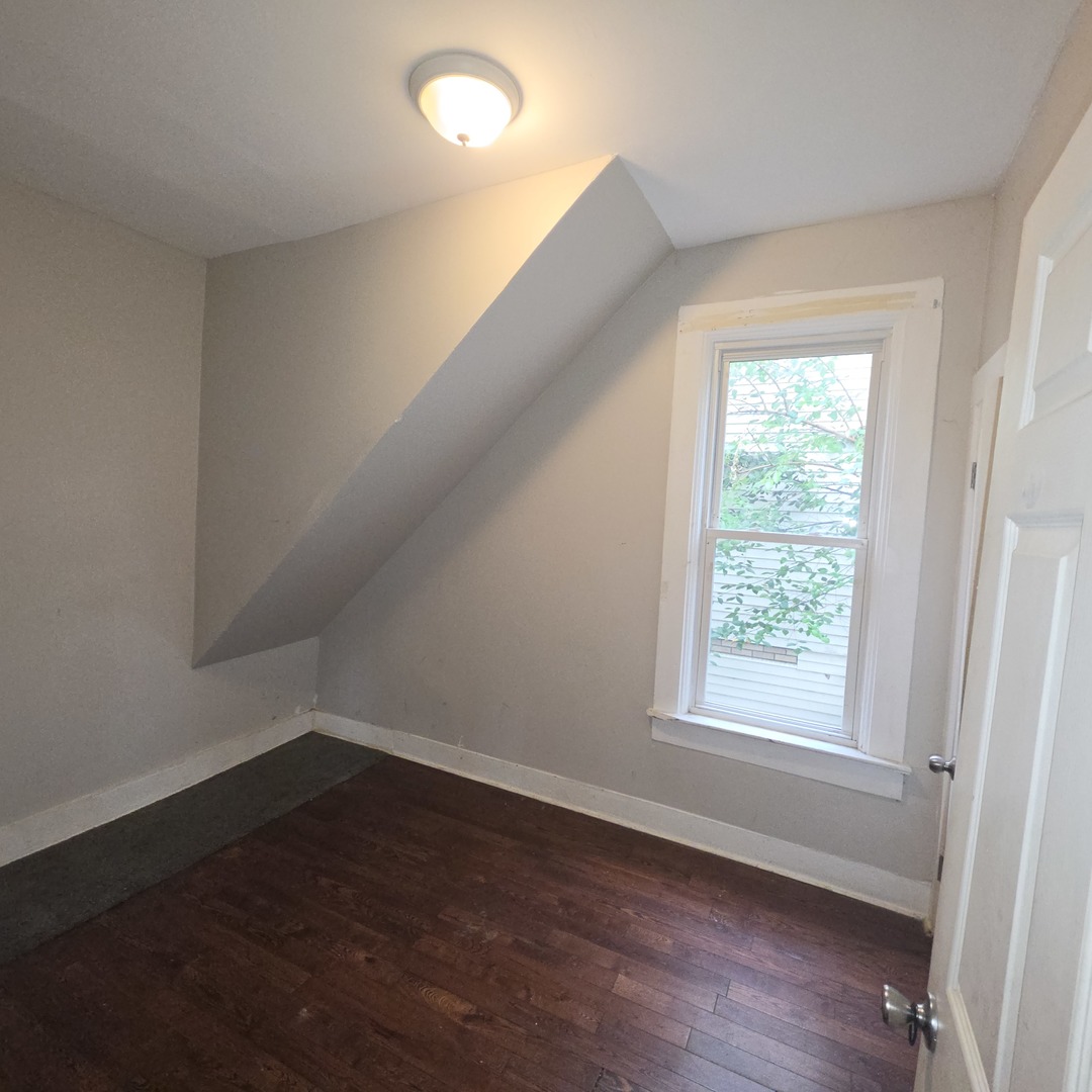 11566 S Lafayette Avenue Property Photo 12