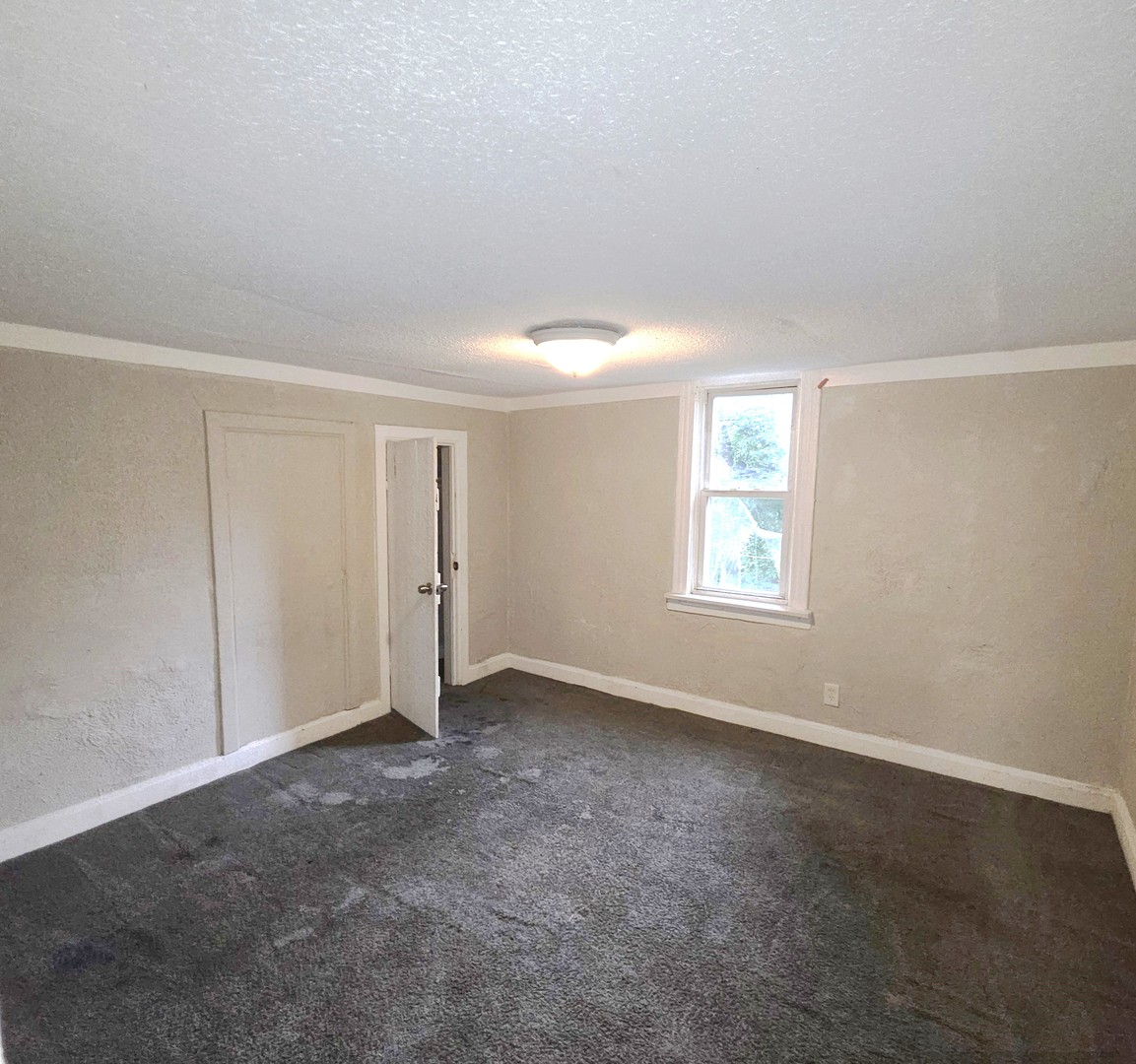 11566 S Lafayette Avenue Property Photo 13