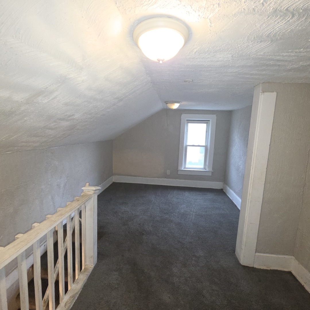 11566 S Lafayette Avenue Property Photo 14