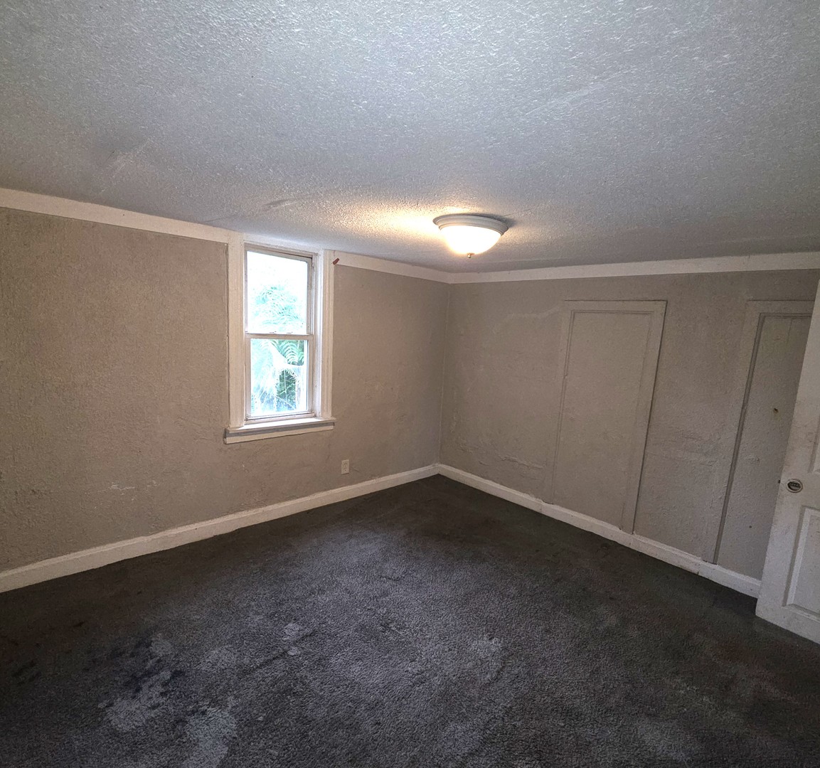 11566 S Lafayette Avenue Property Photo 16