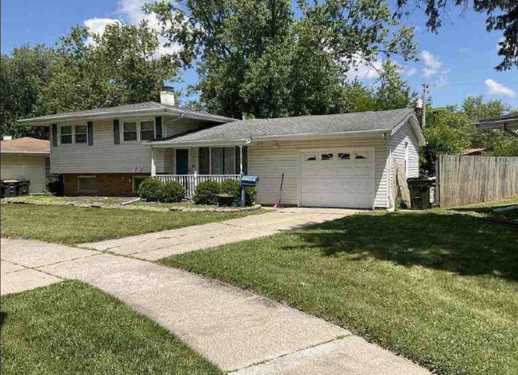 18917 Lorenz Avenue Property Photo 2