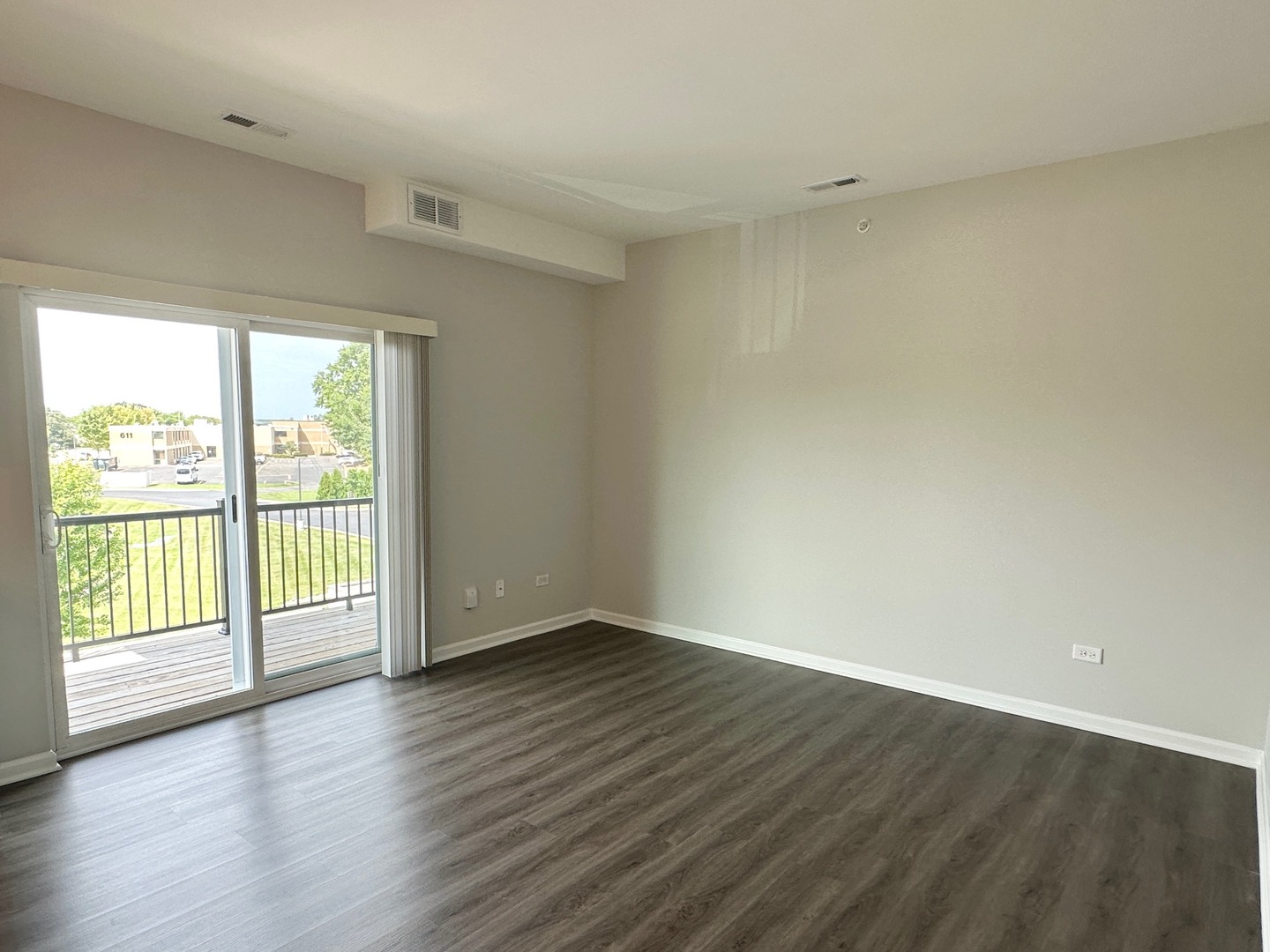 855 E Main Street 3b Property Photo 8