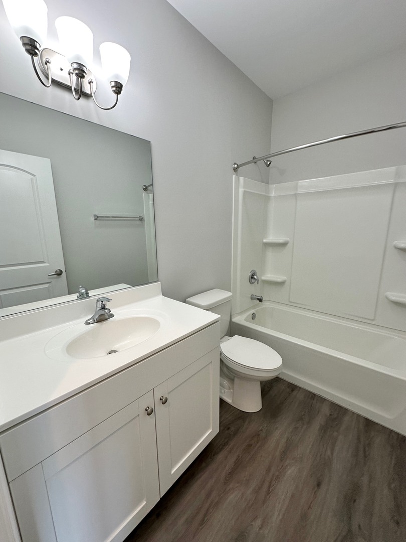 855 E Main Street 3b Property Photo 14