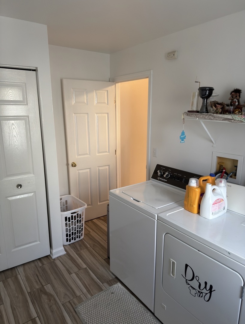 7055 Nathan Lane Property Photo 9