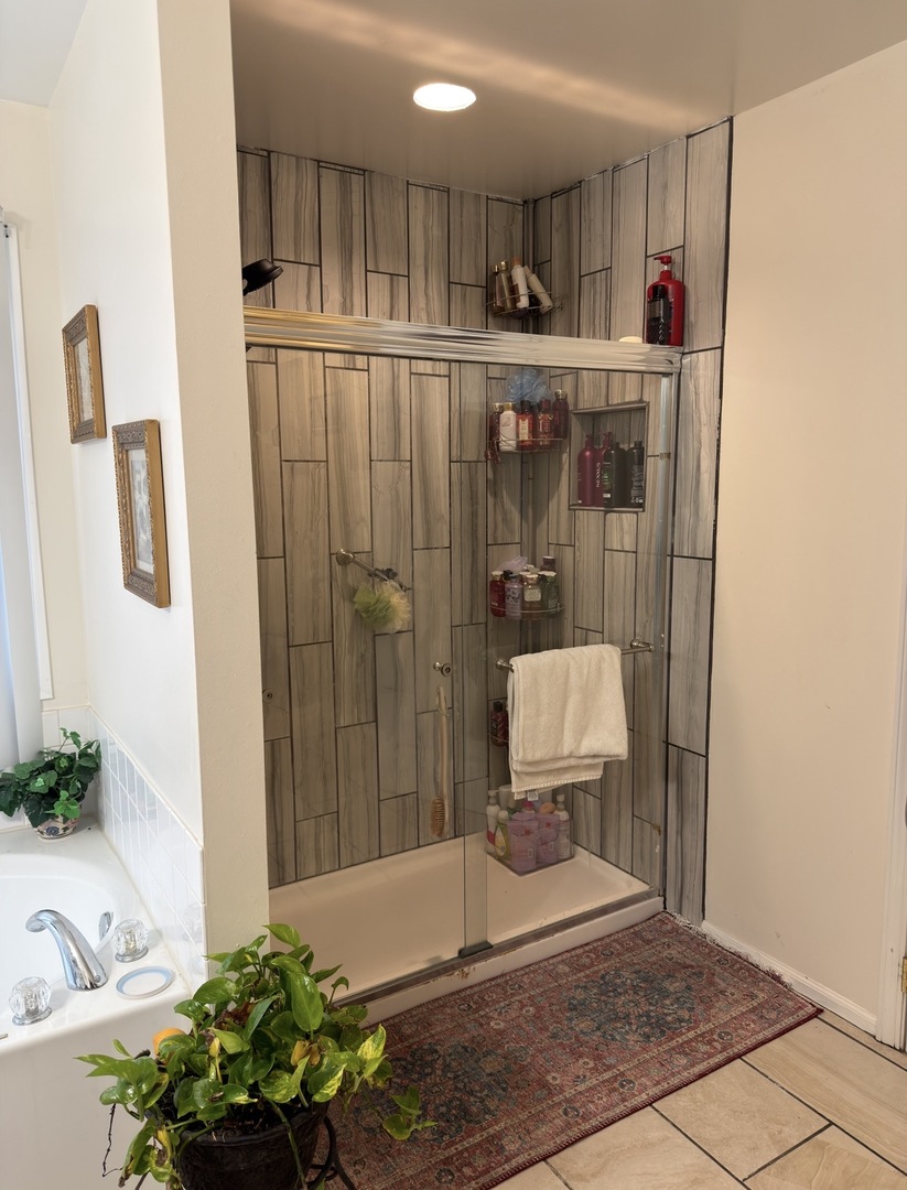 7055 Nathan Lane Property Photo 14