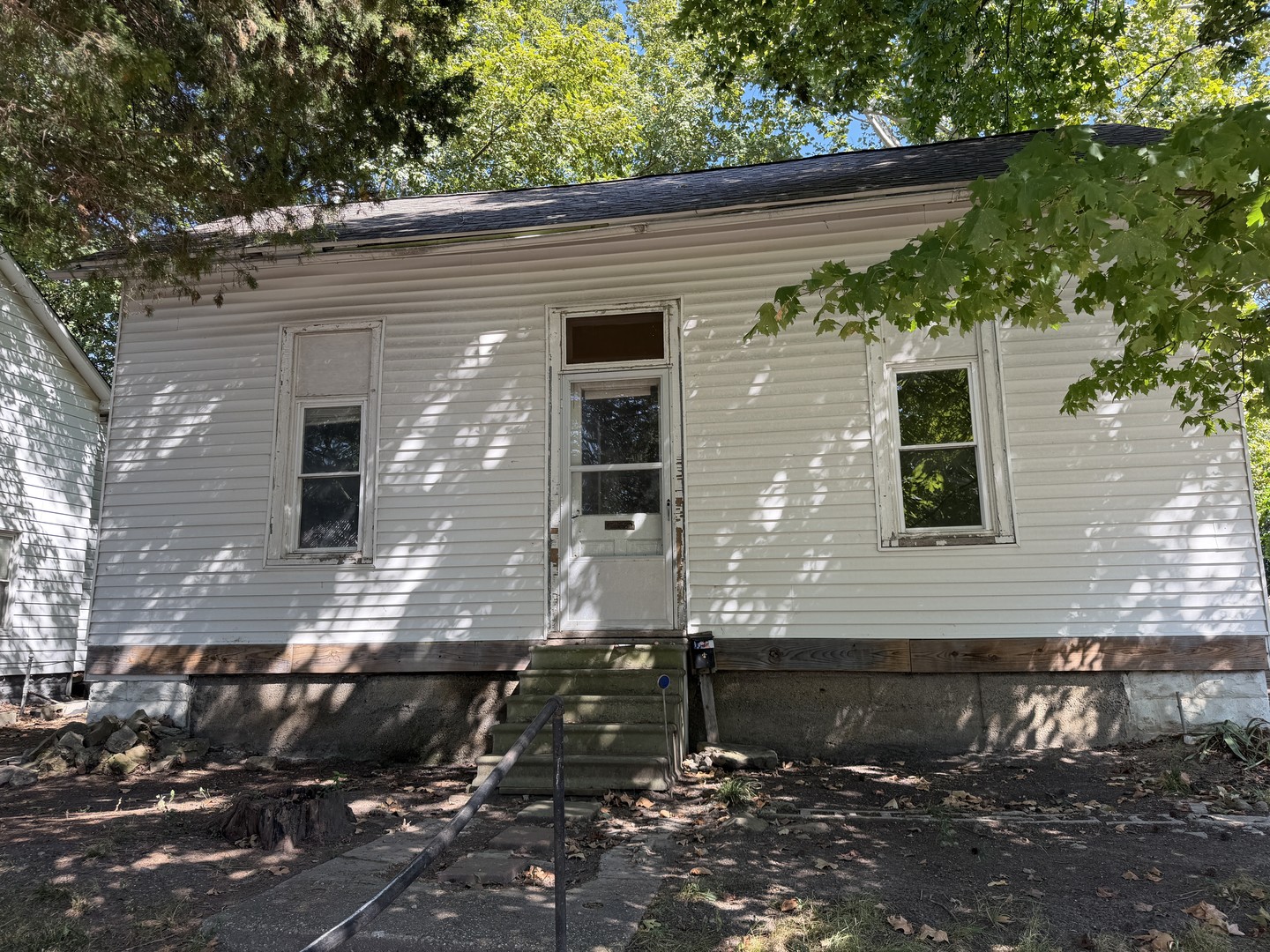 718 Harrison Crest Property Photo 1