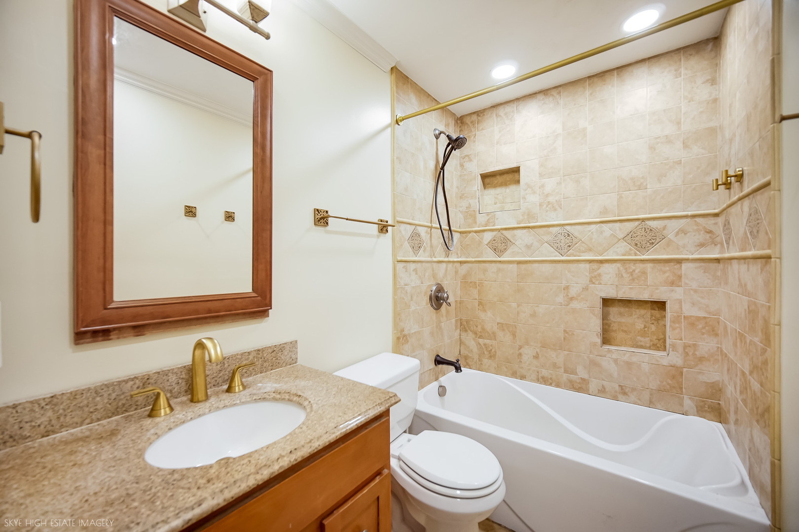 7736 W Kenton Court 7736 Property Photo 5