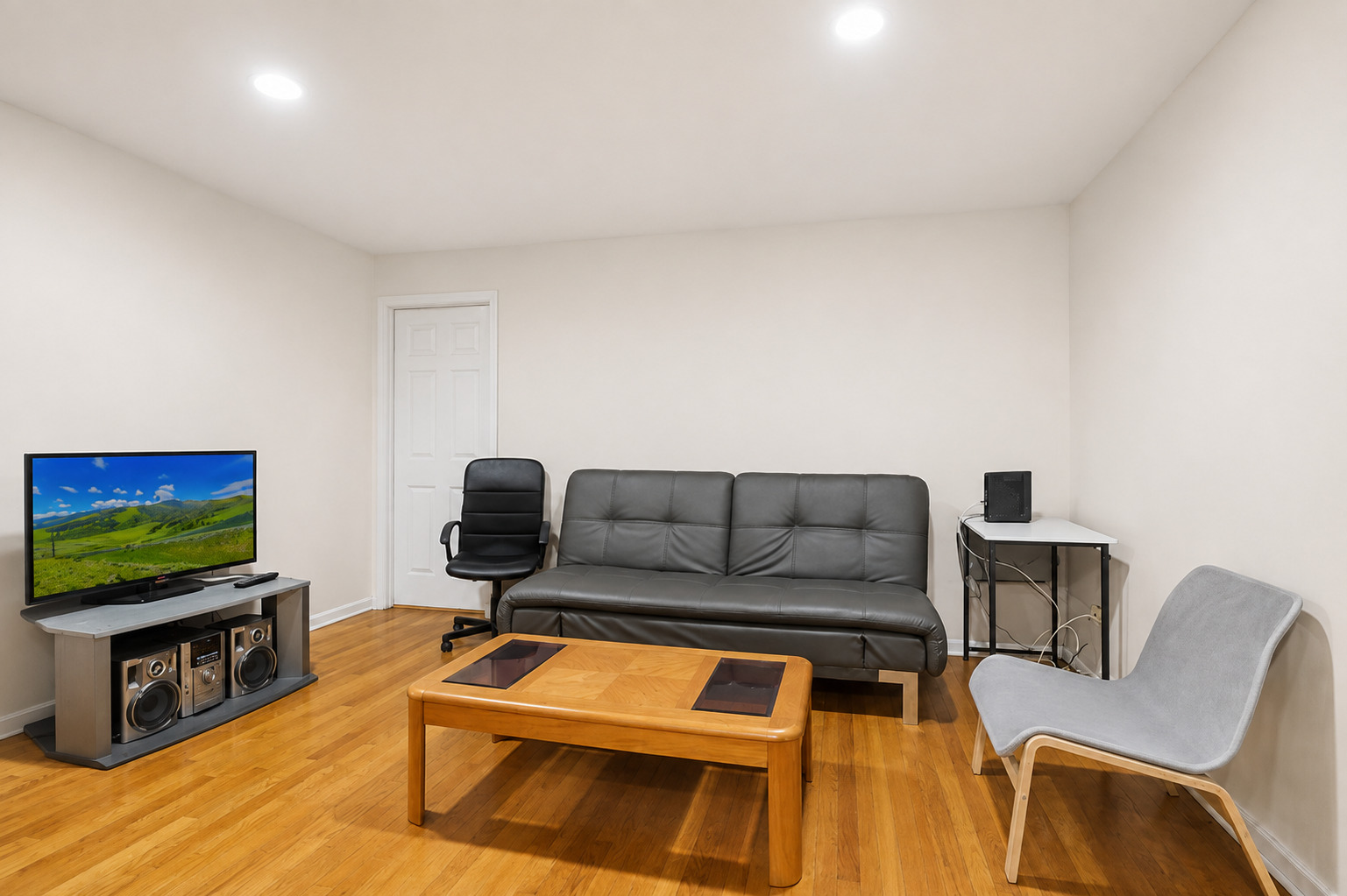 2147 Ridge Avenue 2d Property Photo 5