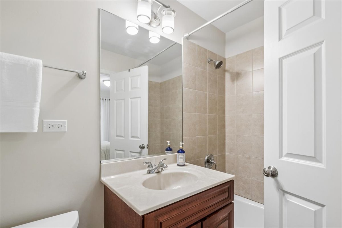 1192 Clarence Avenue 7 Property Photo 17