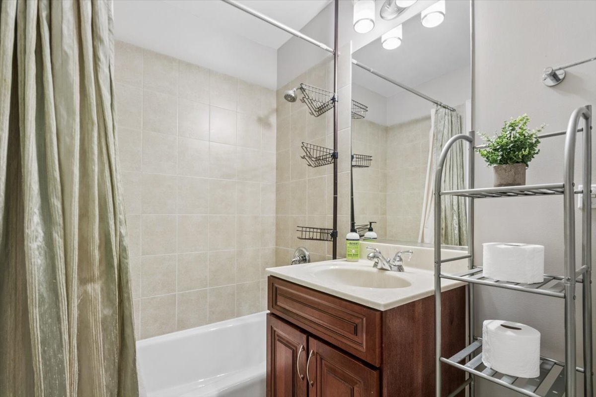 1192 Clarence Avenue 7 Property Photo 20