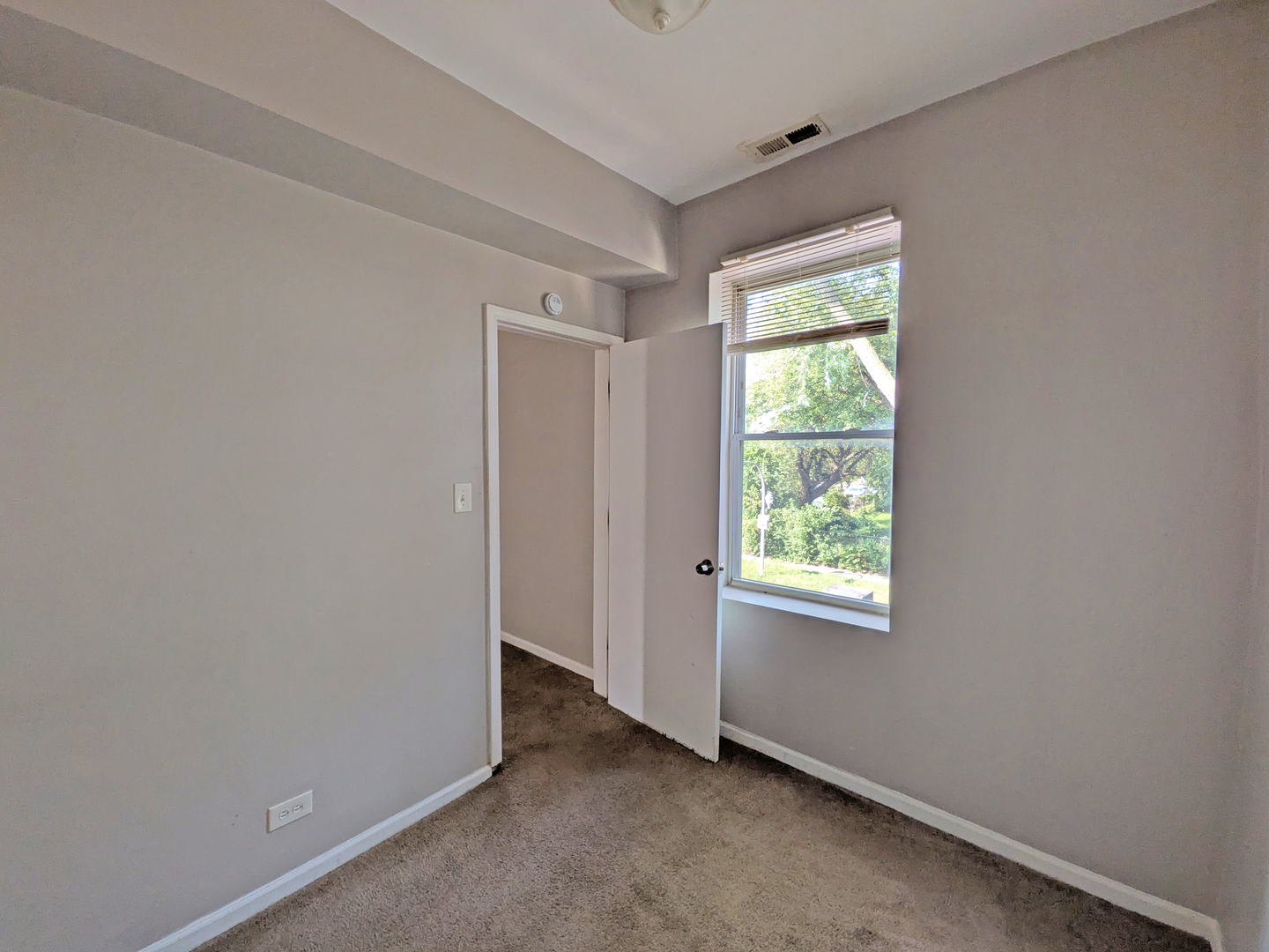 6237 S Ada Street Property Photo 5