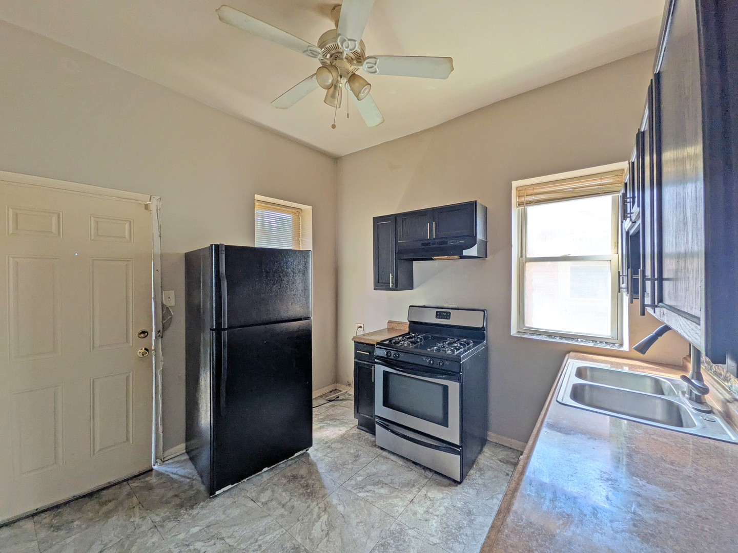 6237 S Ada Street Property Photo 17