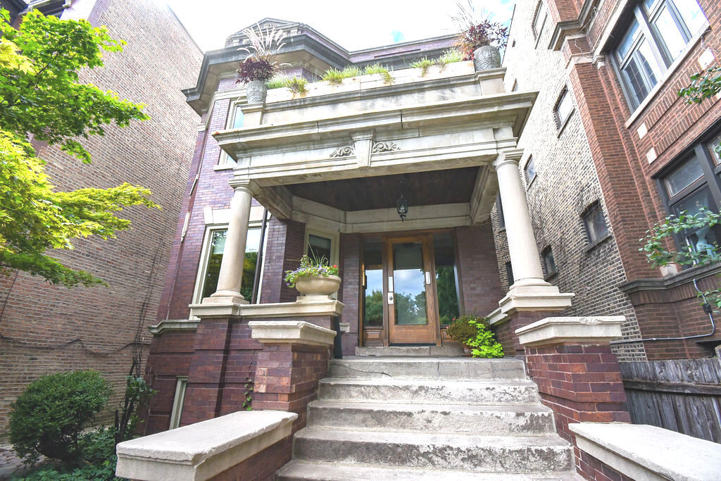 1346 N Kedzie Avenue Property Photo 3