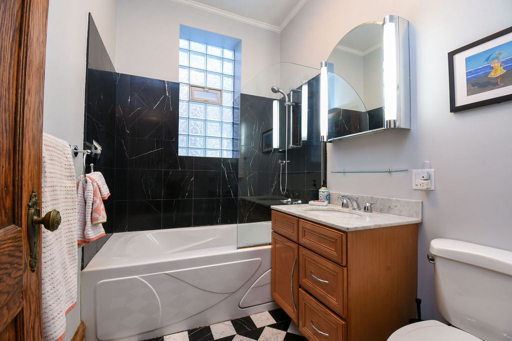 1346 N Kedzie Avenue Property Photo 19