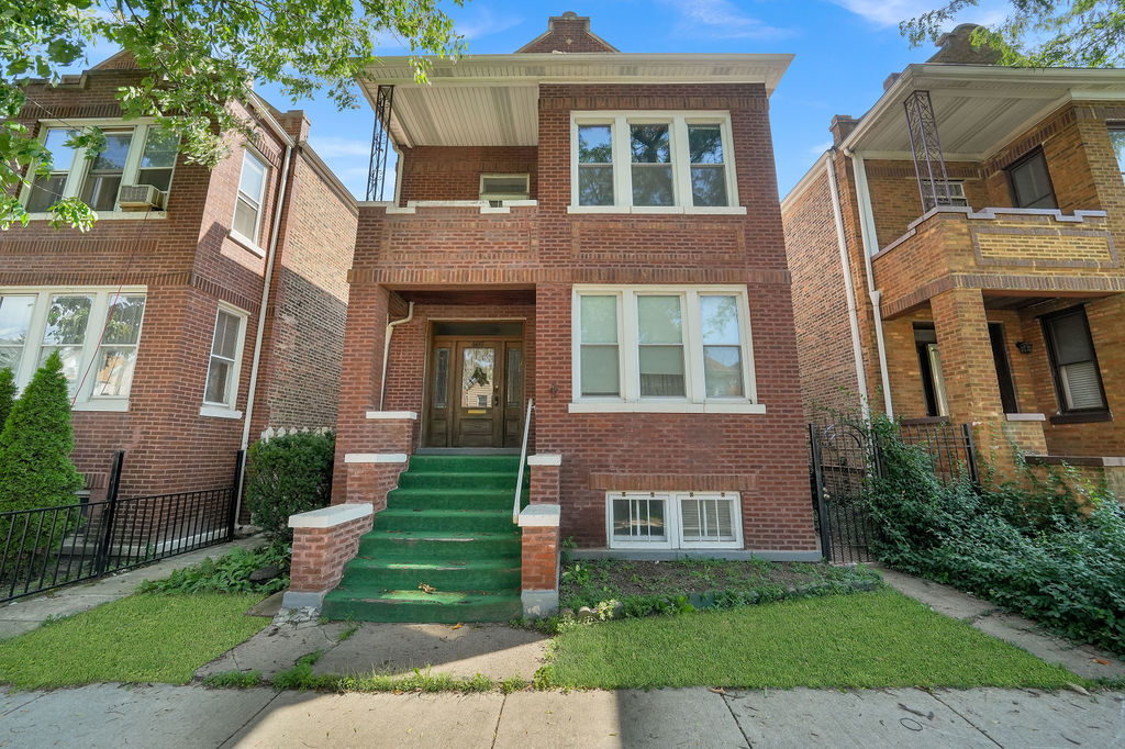 4437 S Talman Avenue Property Photo 1