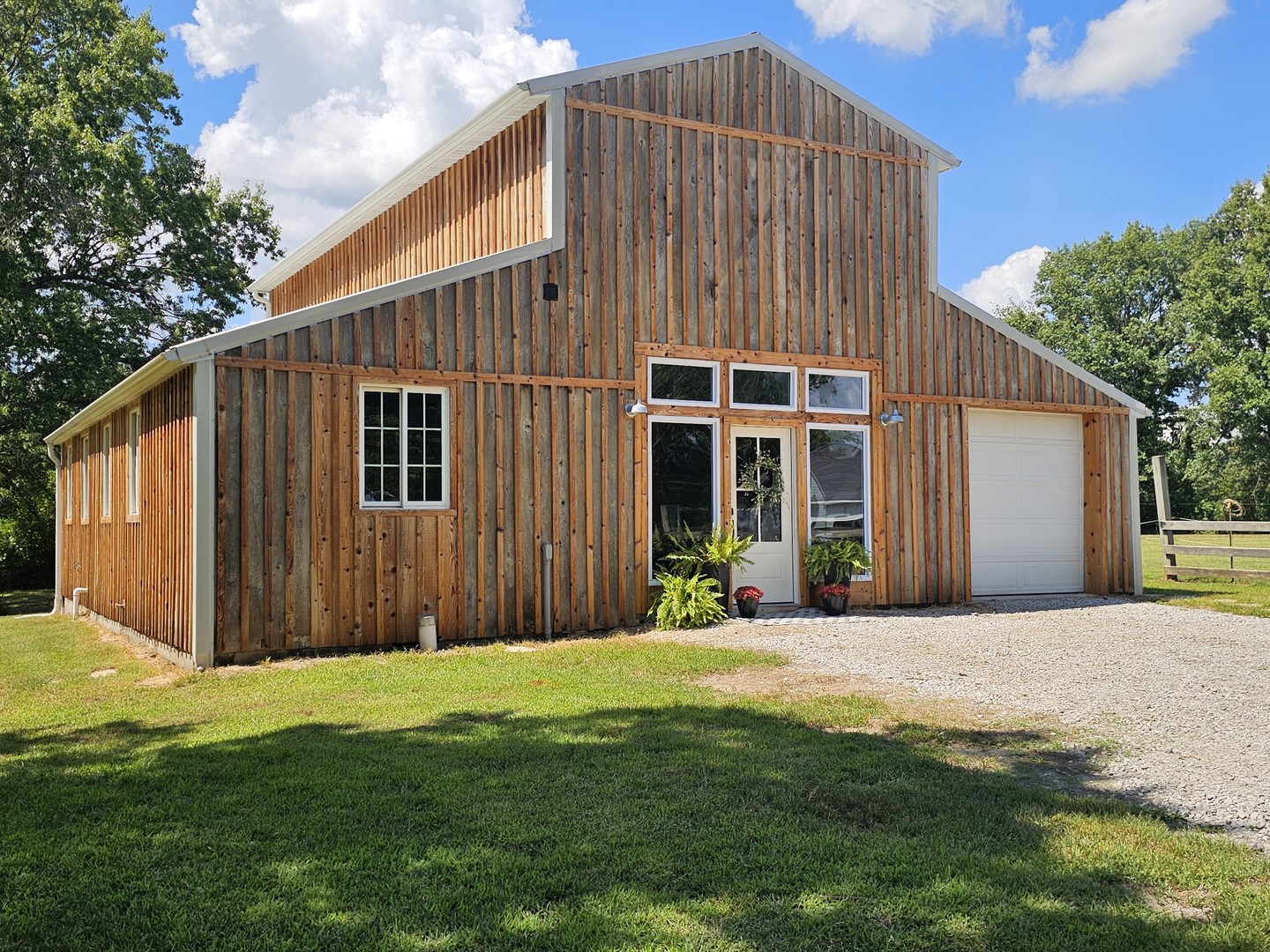 2673 County Farm Road Property Photo 1