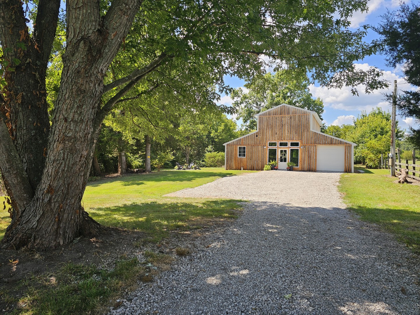 2673 County Farm Road Property Photo 3