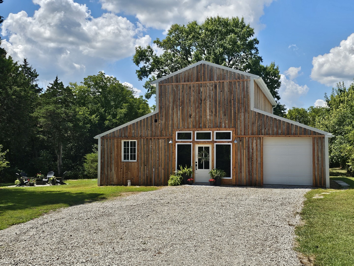 2673 County Farm Road Property Photo 7