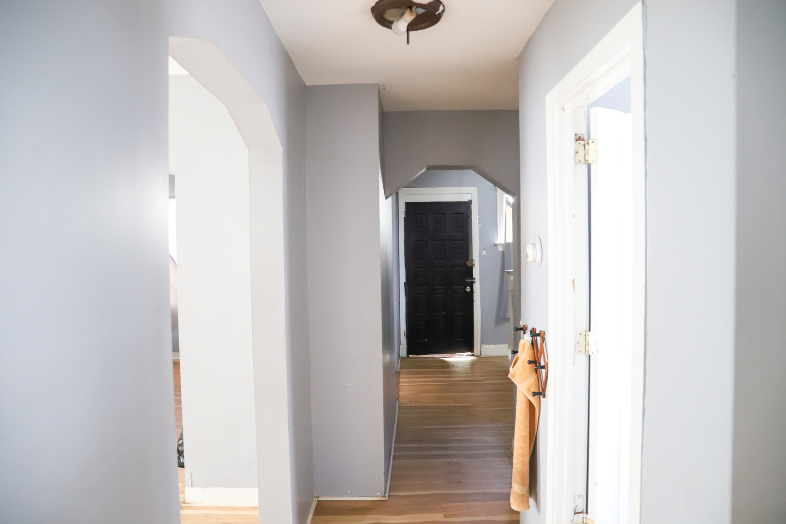 6315 S Troy Street Property Photo 6