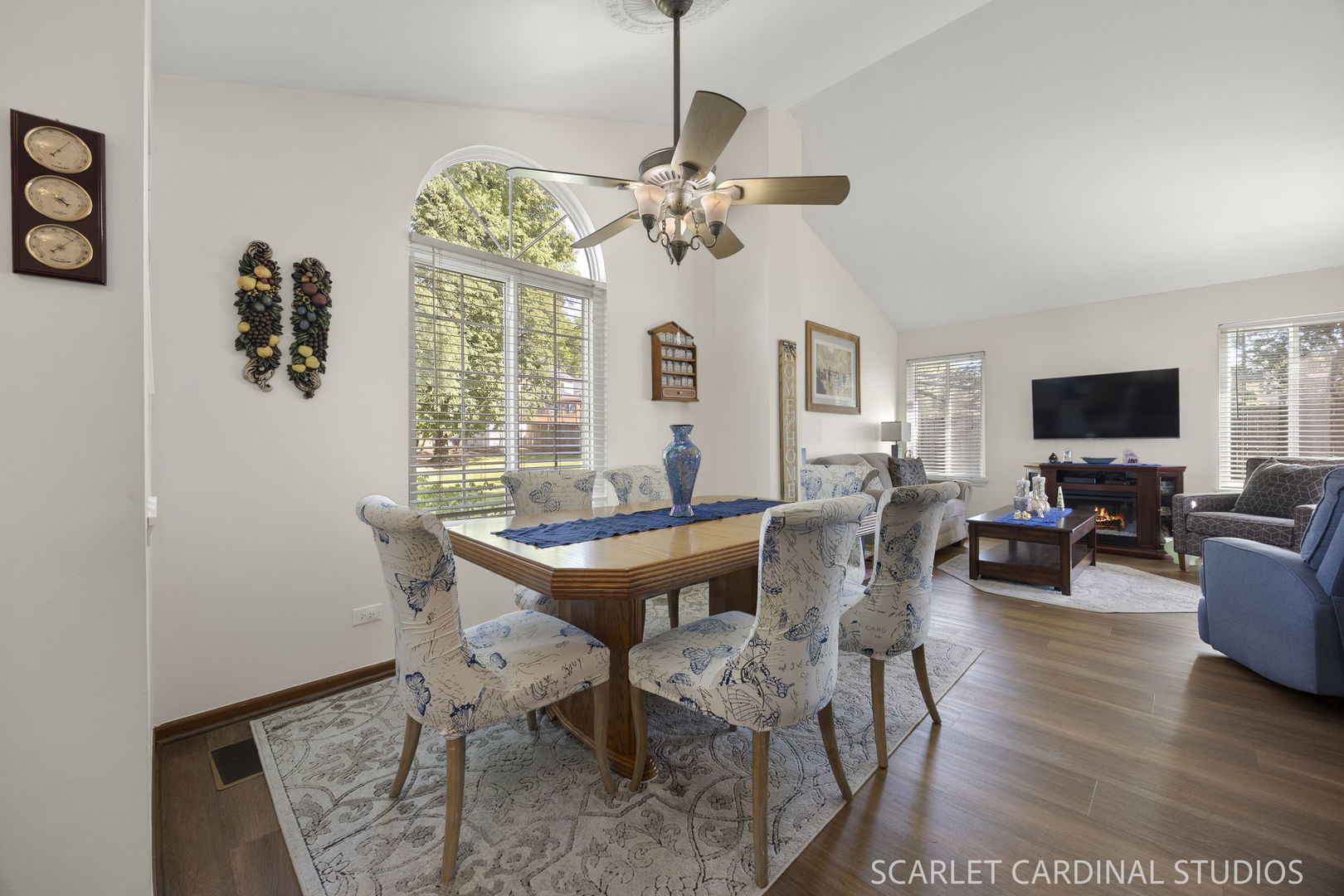 449 Canterbury Drive Property Photo 6