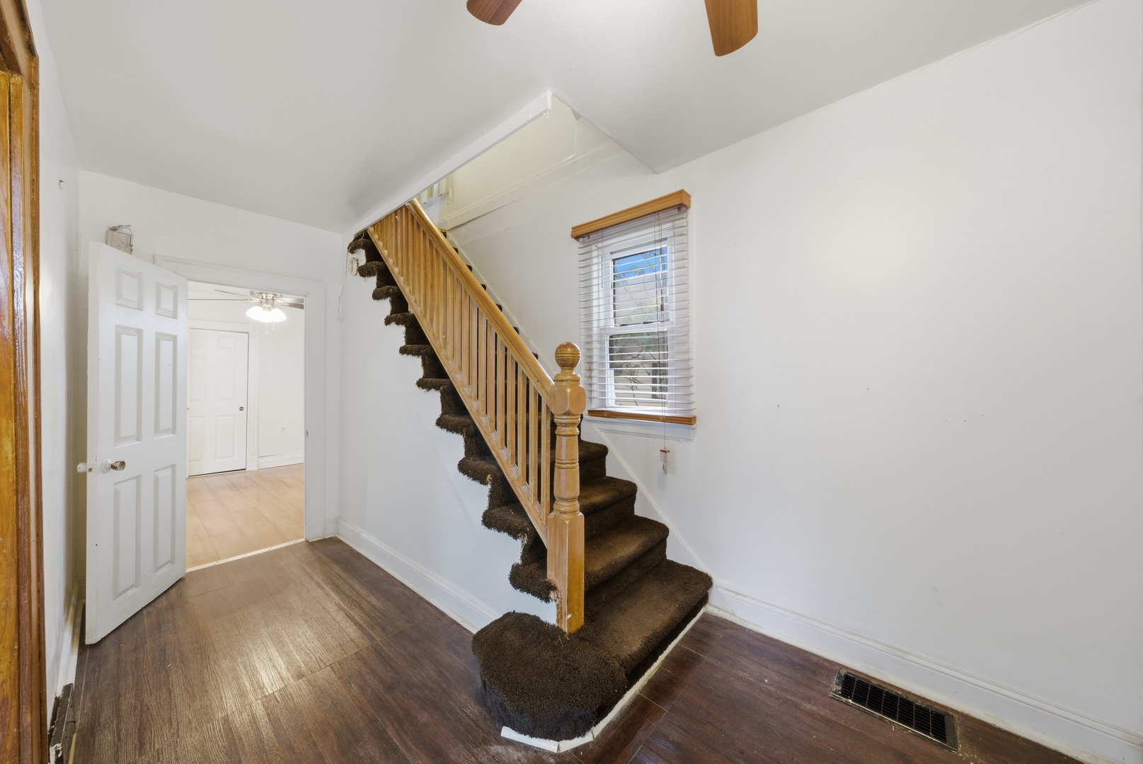 814 S 11th Avenue Property Photo 3