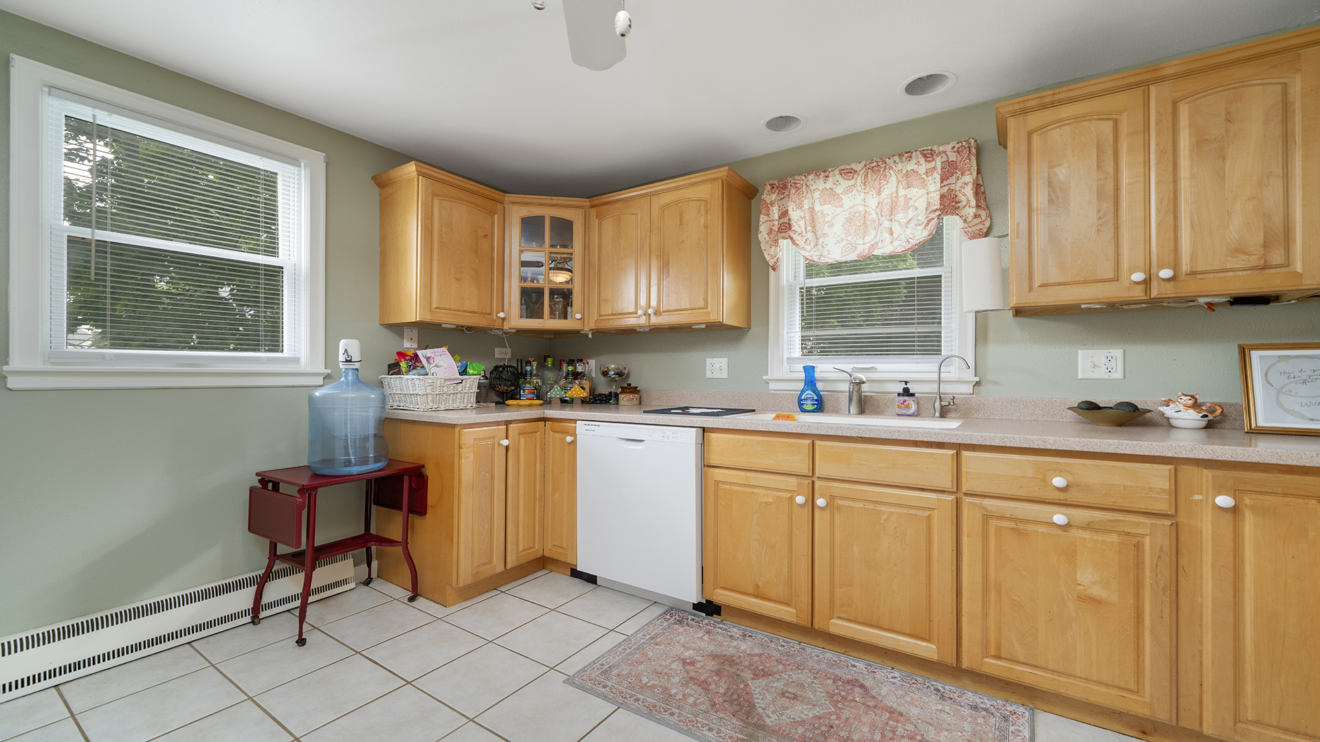 225 E 4th Street Property Photo 5