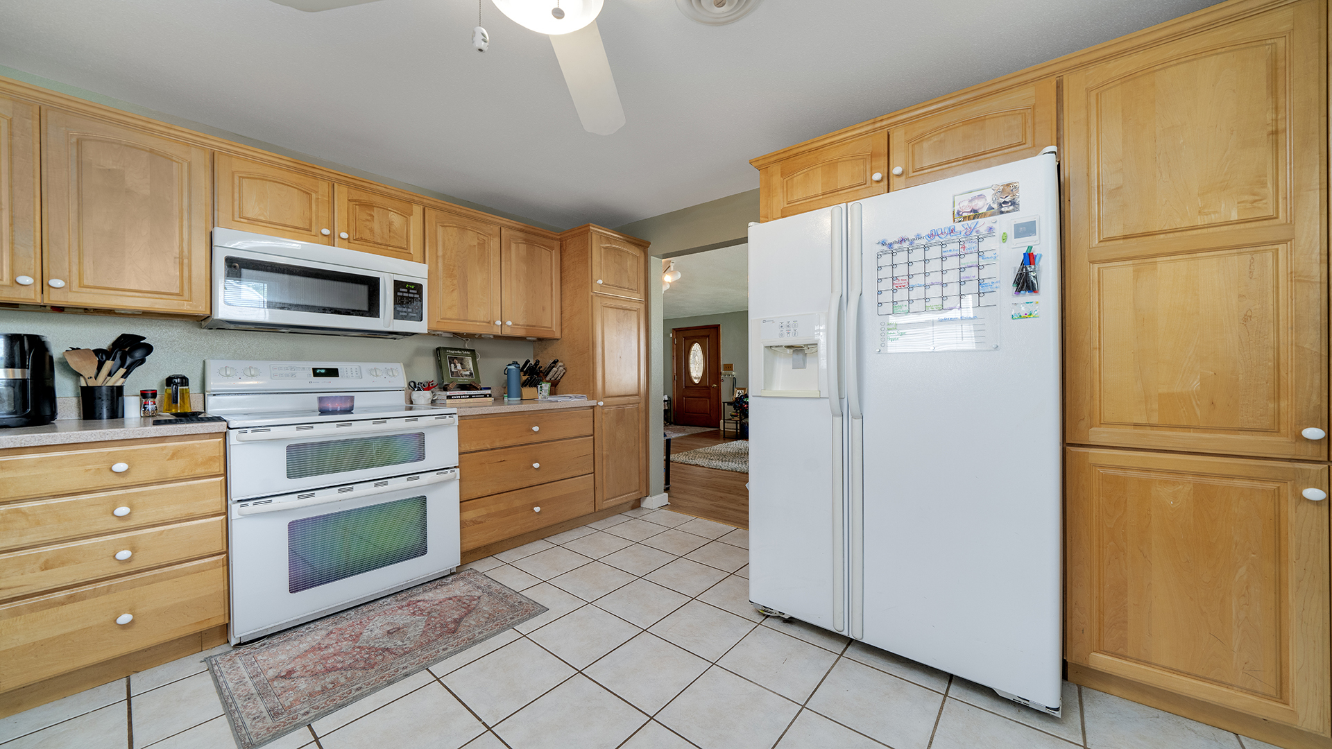 225 E 4th Street Property Photo 6
