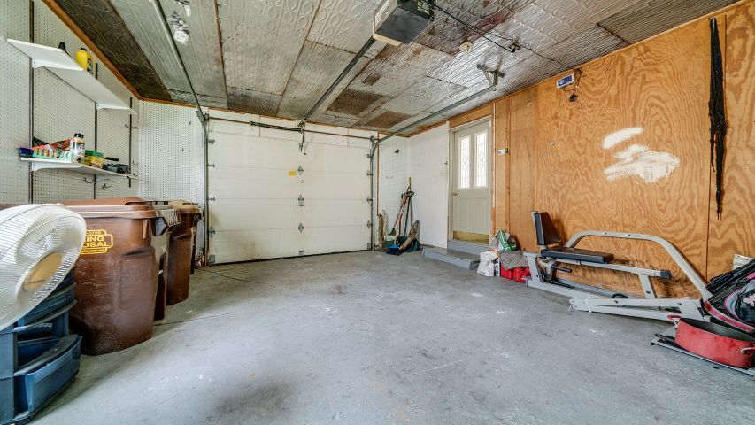 225 E 4th Street Property Photo 18