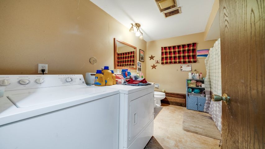 225 E 4th Street Property Photo 28