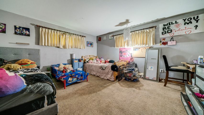 225 E 4th Street Property Photo 31