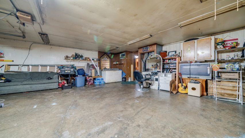 225 E 4th Street Property Photo 34