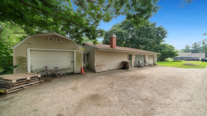 225 E 4th Street Property Photo 36
