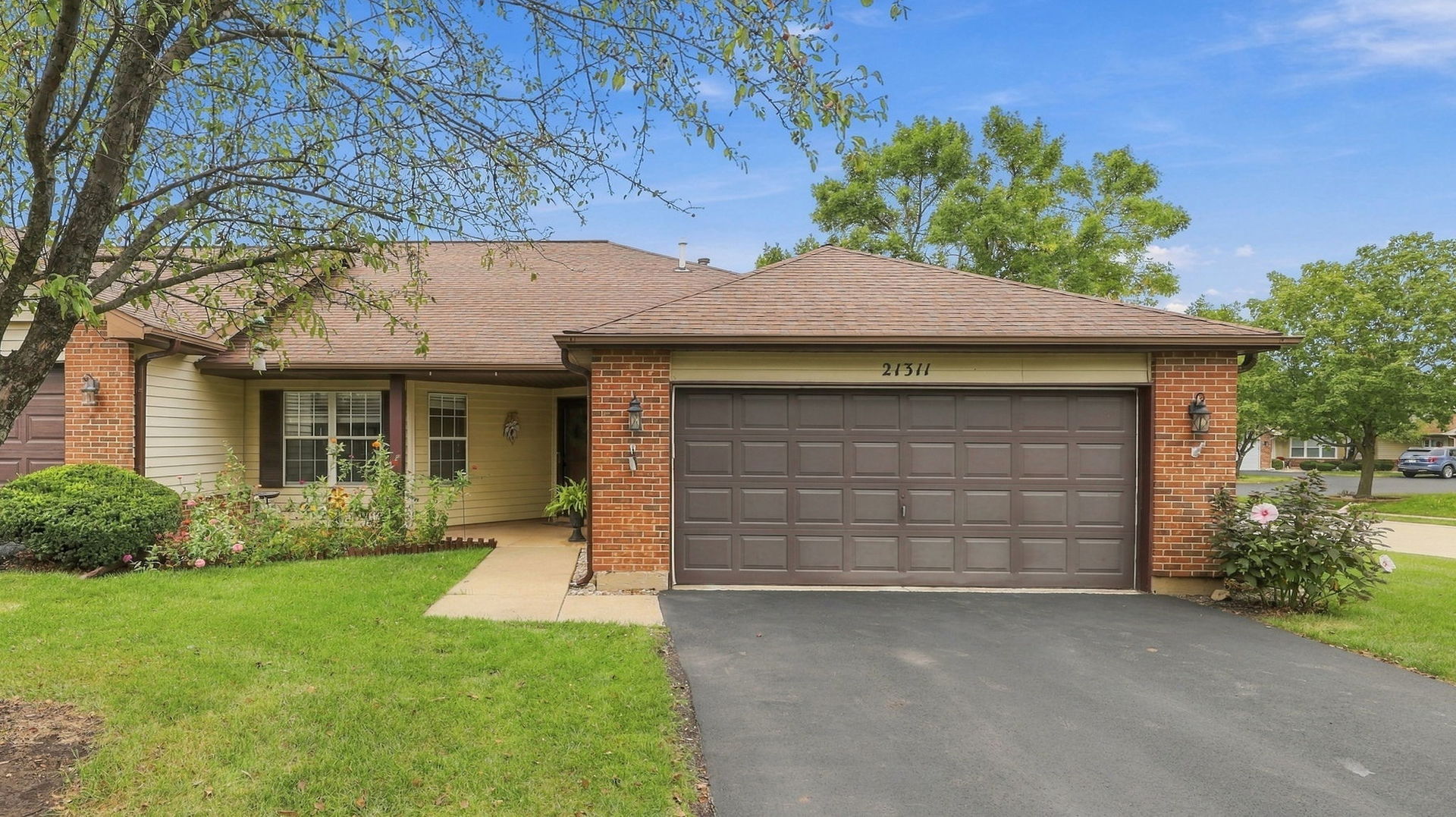 21311 Silktree Circle Property Photo 3