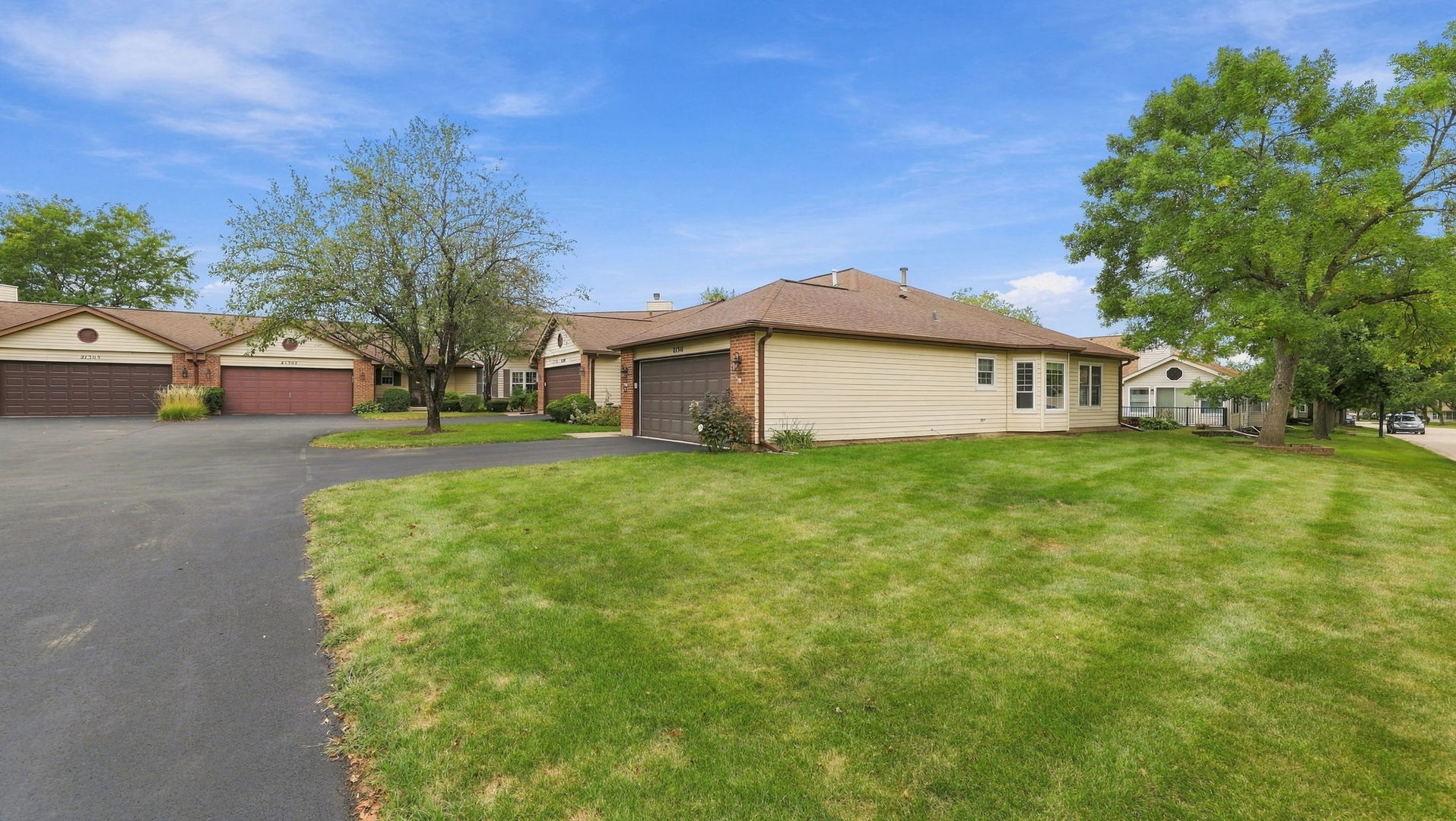 21311 Silktree Circle Property Photo 5