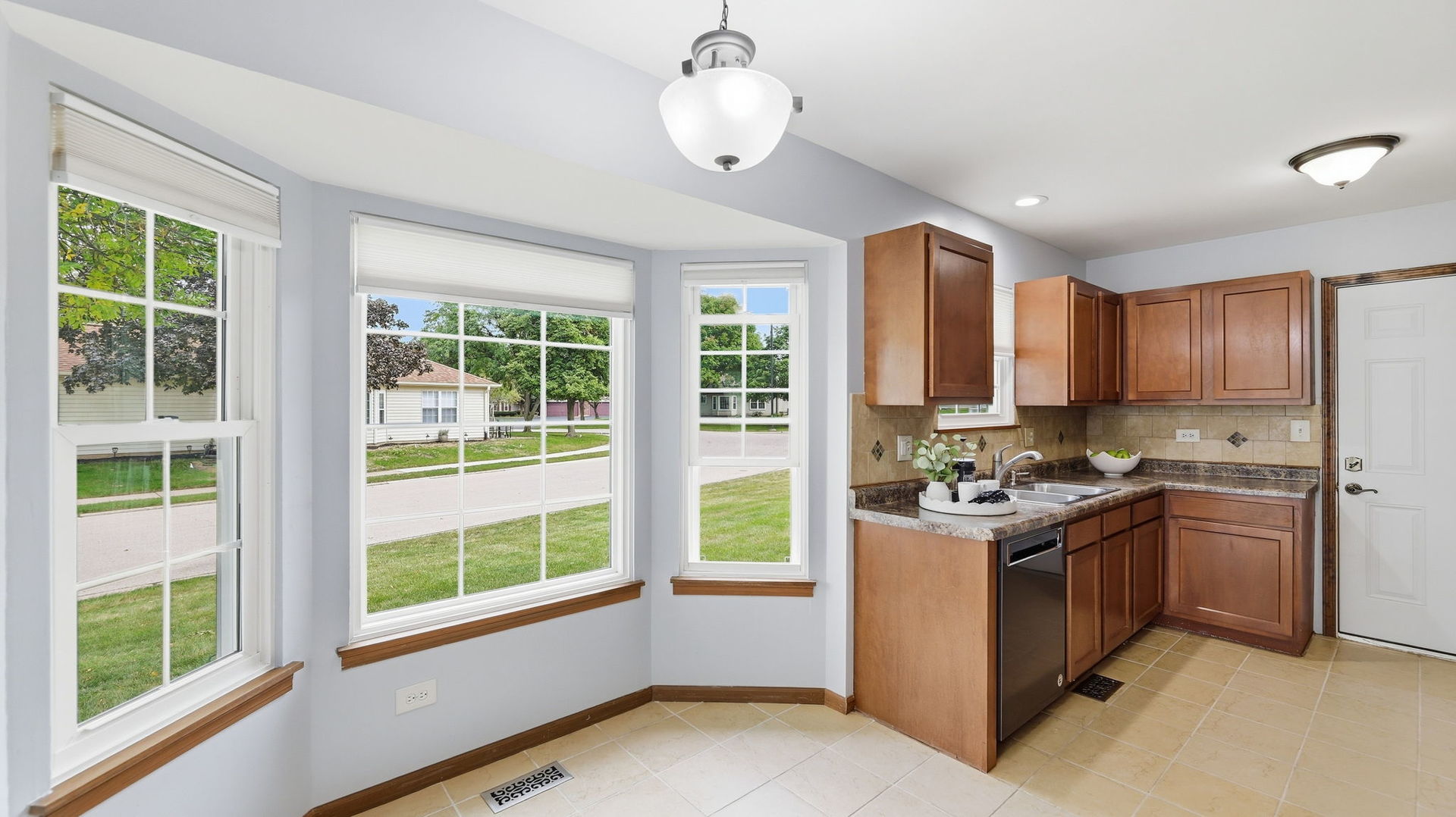 21311 Silktree Circle Property Photo 18
