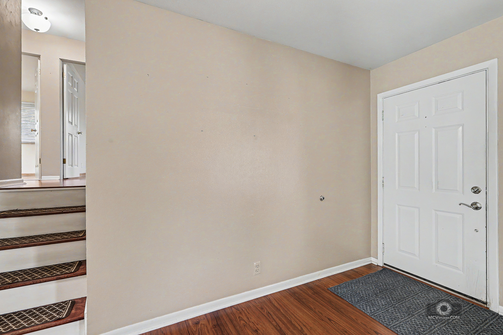 2204 Douglas Street Property Photo 6