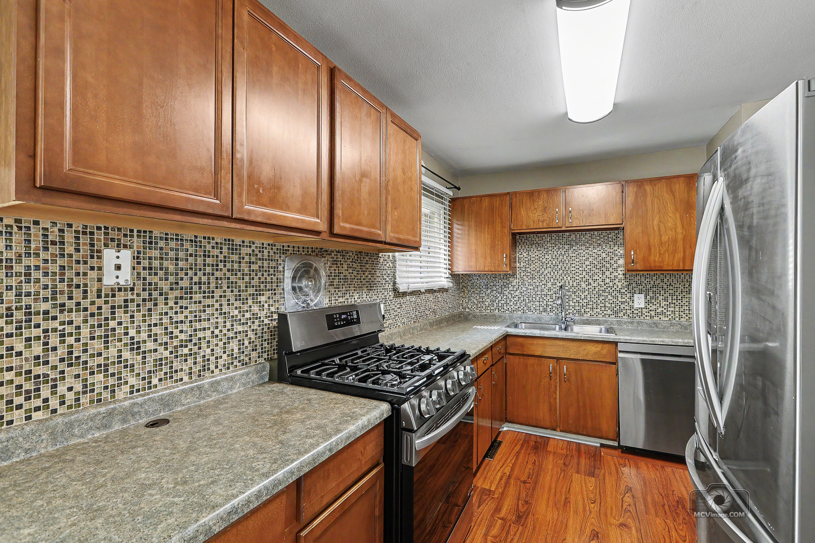 2204 Douglas Street Property Photo 10