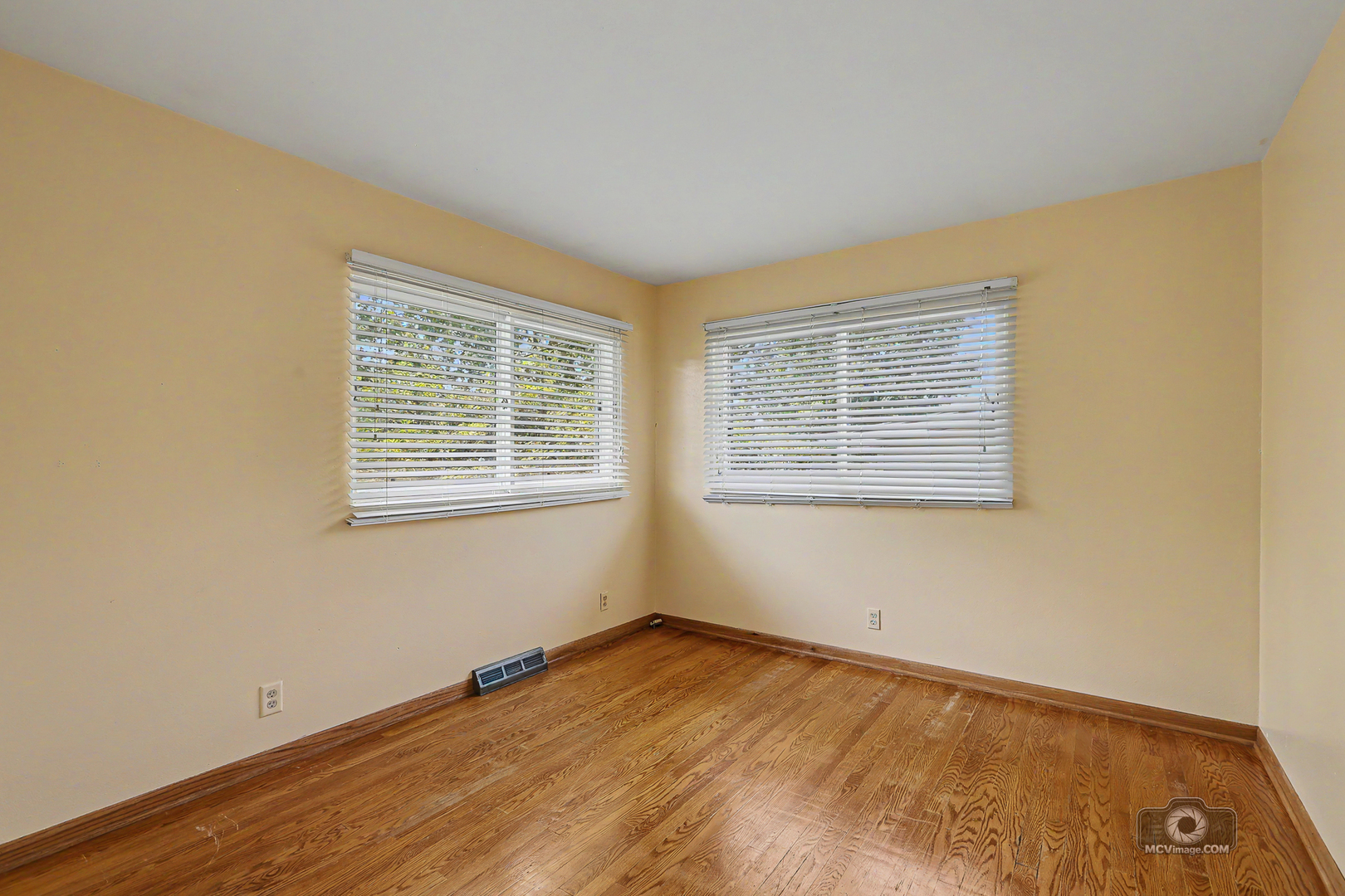 2204 Douglas Street Property Photo 15