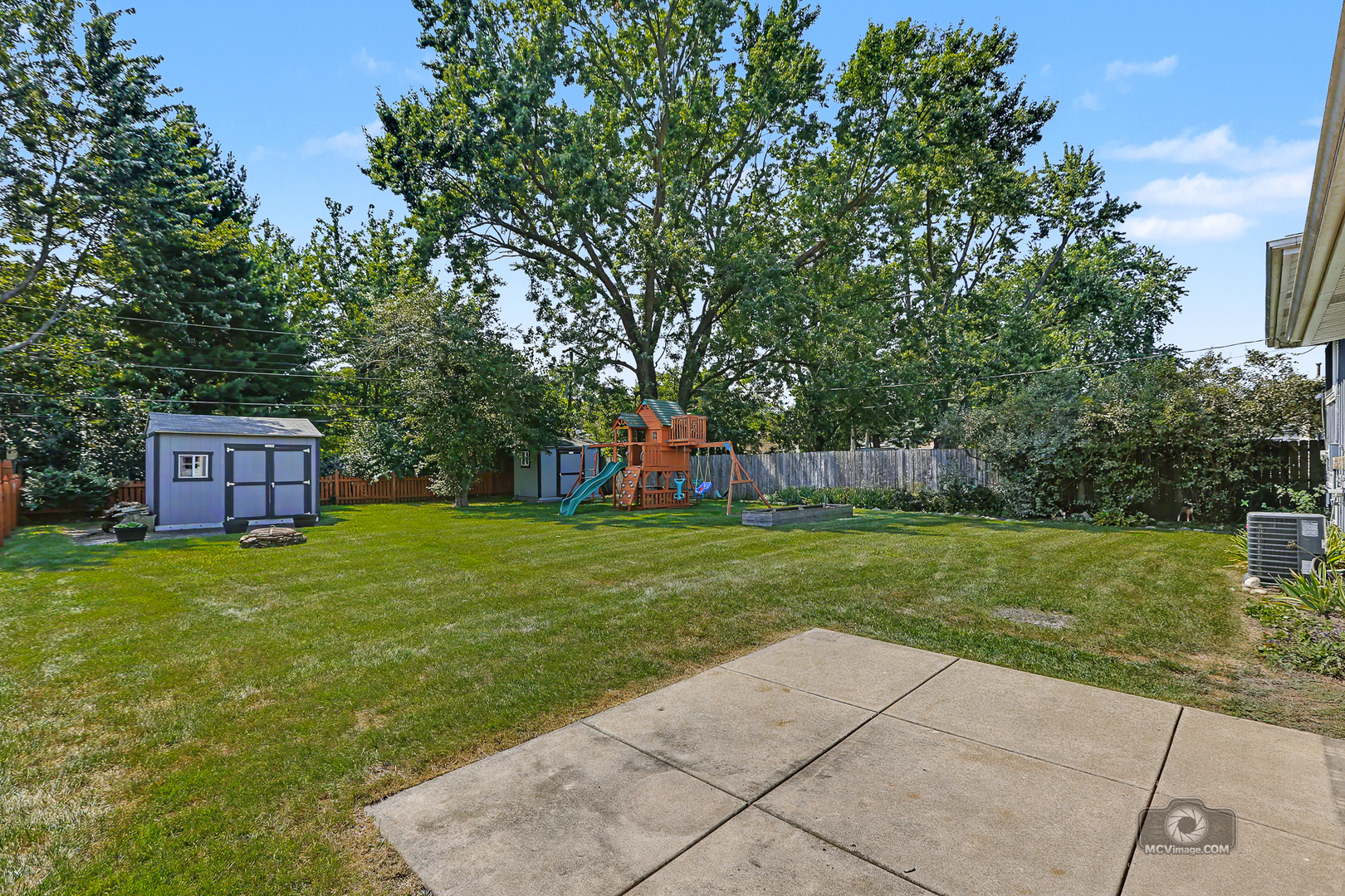 2204 Douglas Street Property Photo 23