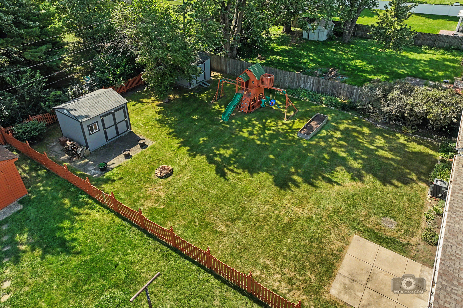 2204 Douglas Street Property Photo 24