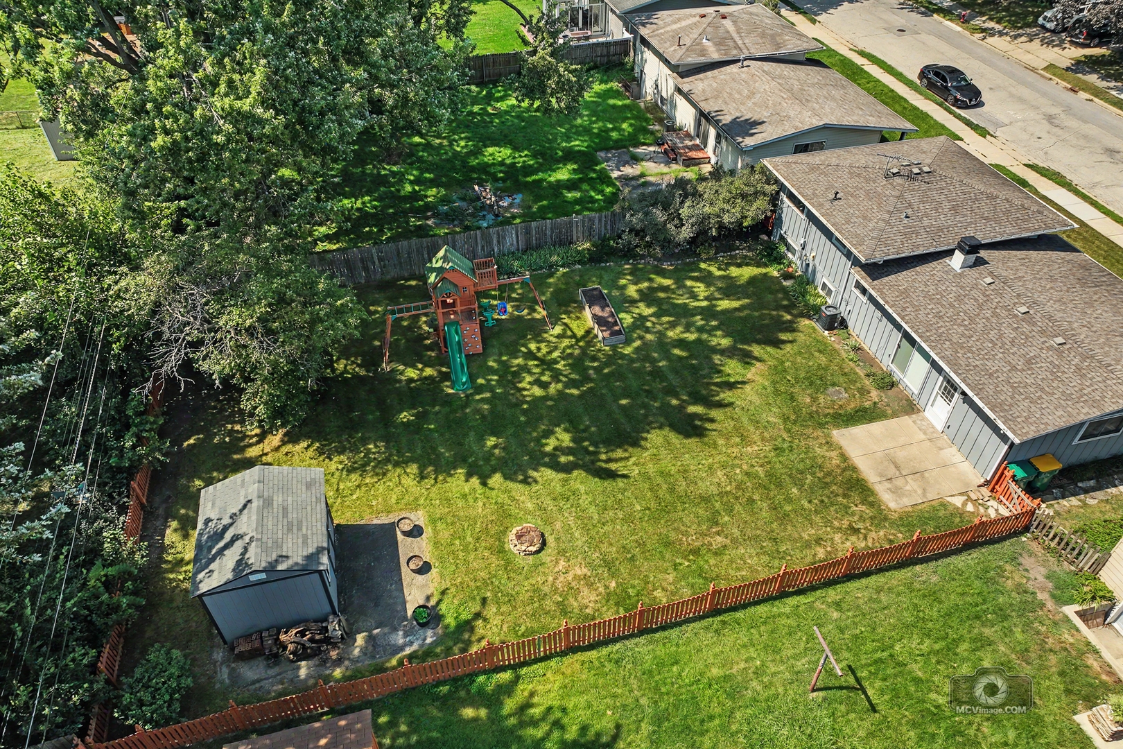 2204 Douglas Street Property Photo 29