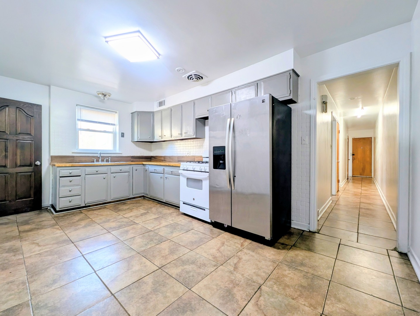 2816 W Summerdale Avenue 1e Property Photo 3