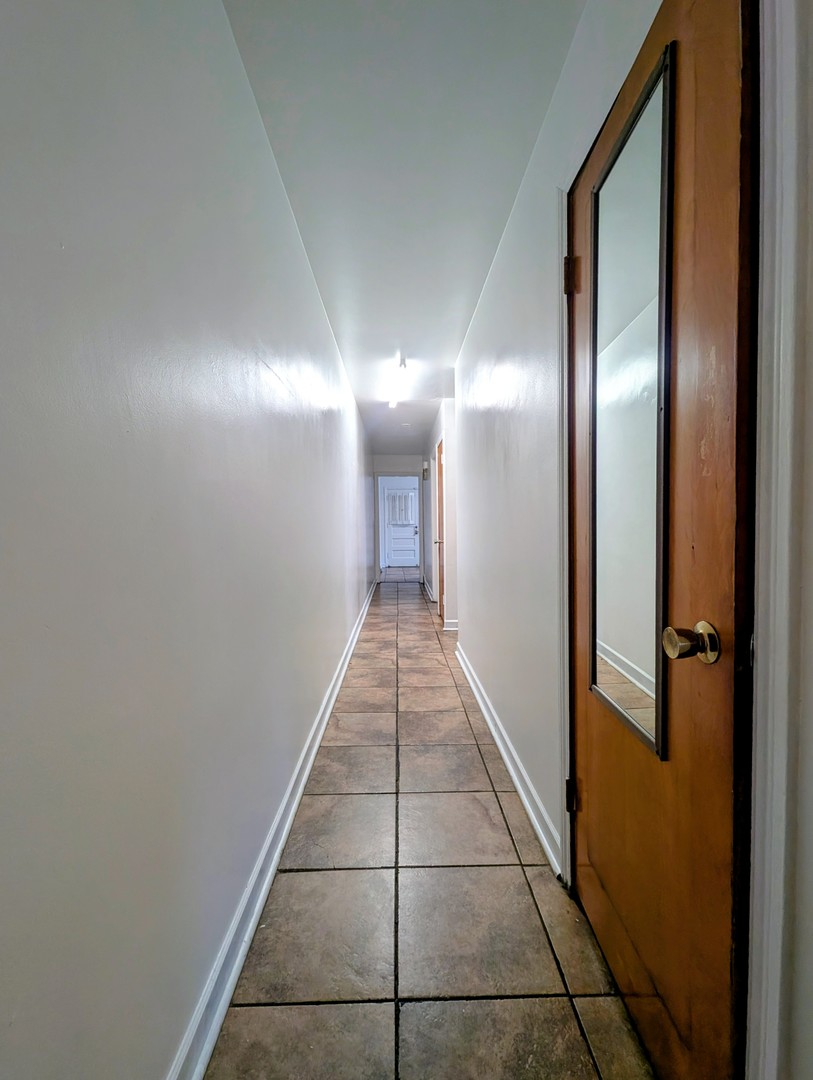 2816 W Summerdale Avenue 1e Property Photo 4
