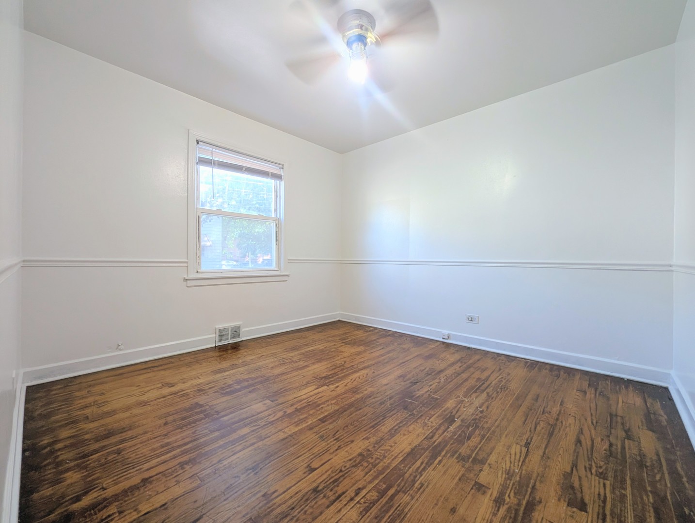 2816 W Summerdale Avenue 1e Property Photo 6