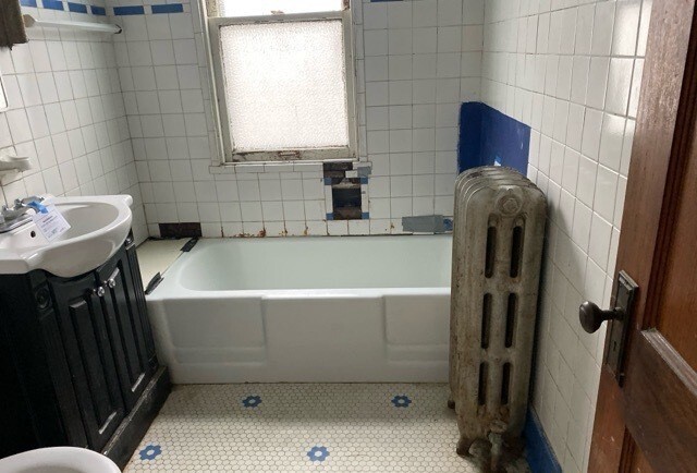 1316 W 72nd Street Property Photo 8