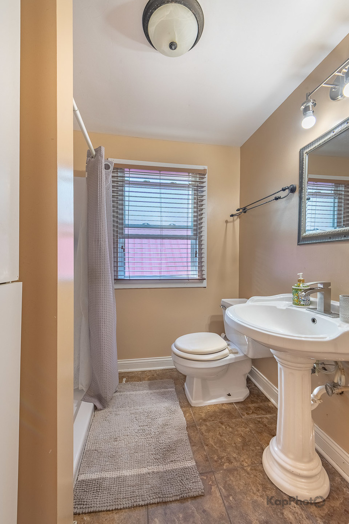 4308 W 59th Street Property Photo 14