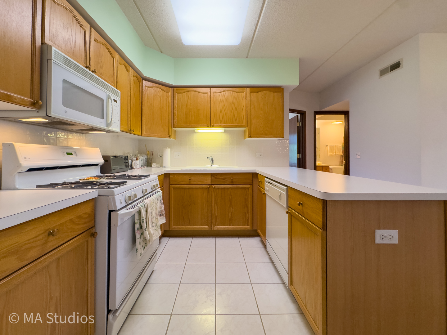1325 Perry Street 402 Property Photo 13